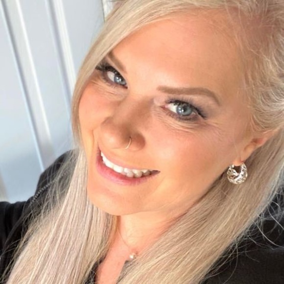 Meet your Posher, Sonya - Picture 1 of 1